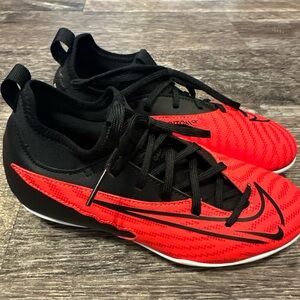 Nike Junior Phantom GX Club FG/MG  ***SIZE 2.5Y*** Youth Cleats